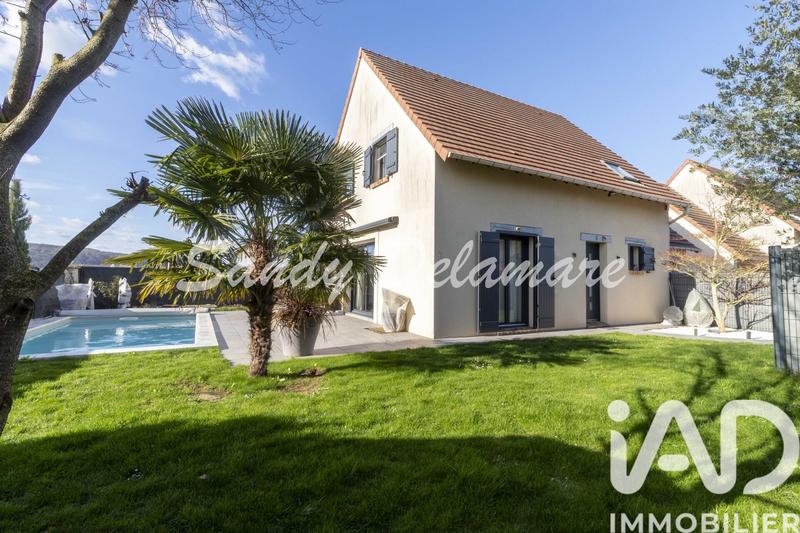 Maison - 96 m² - 4 pièces