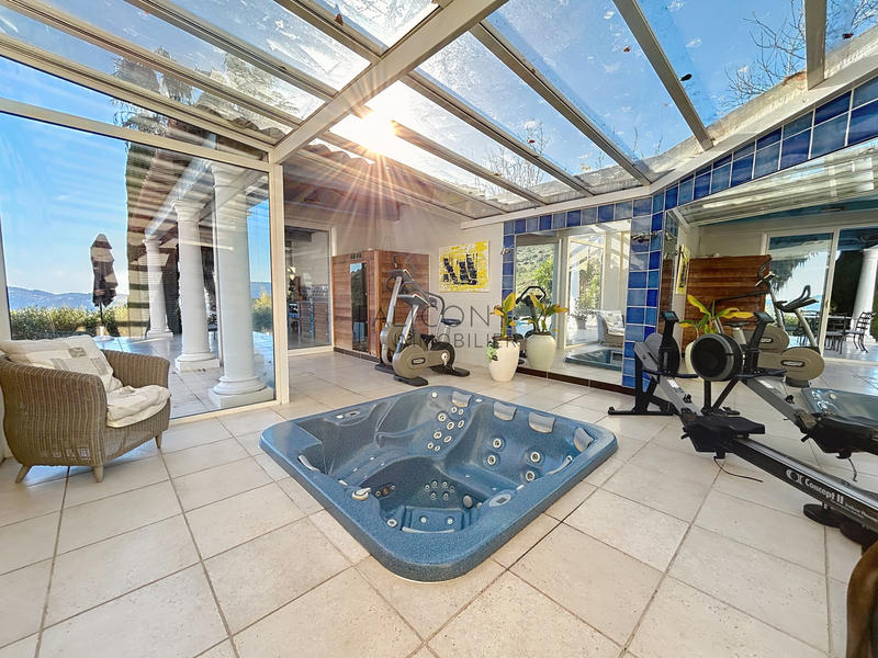 Villa - 200 m² - 6 pièces