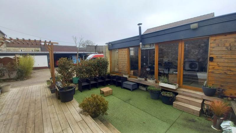 Maison - 235 m² - 6 pièces