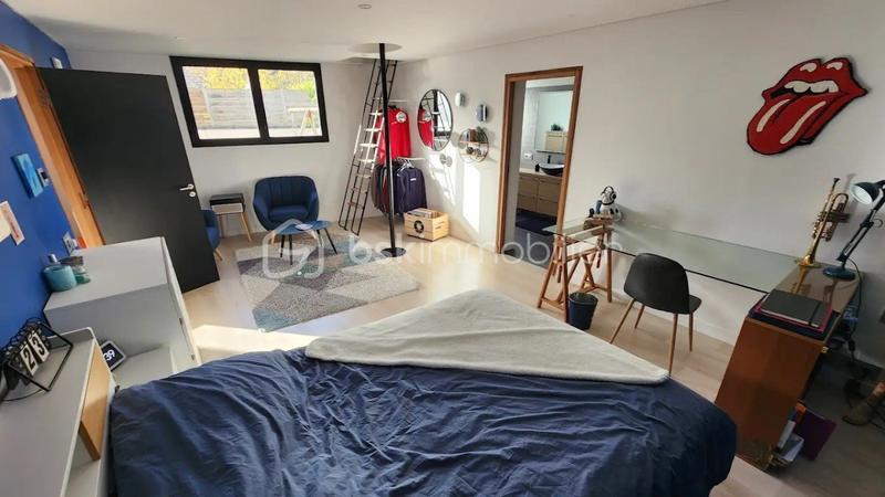 Loft - 494 m² - 10 pièces