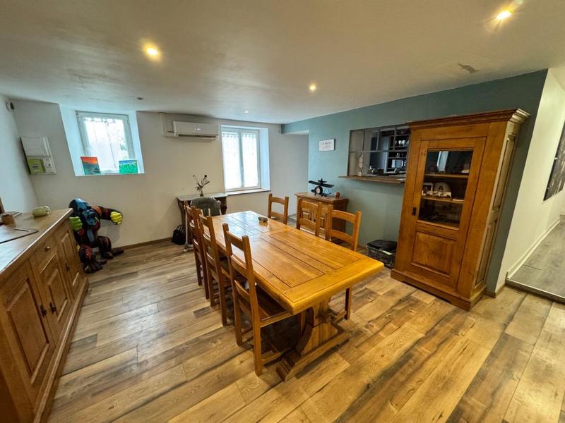 Maison - 195 m² - 7 pièces