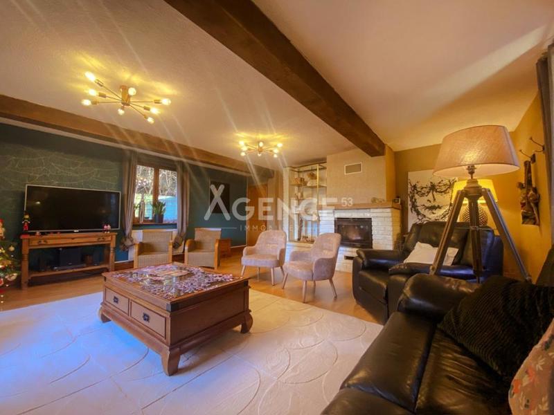 Maison - 221 m² - 7 pièces