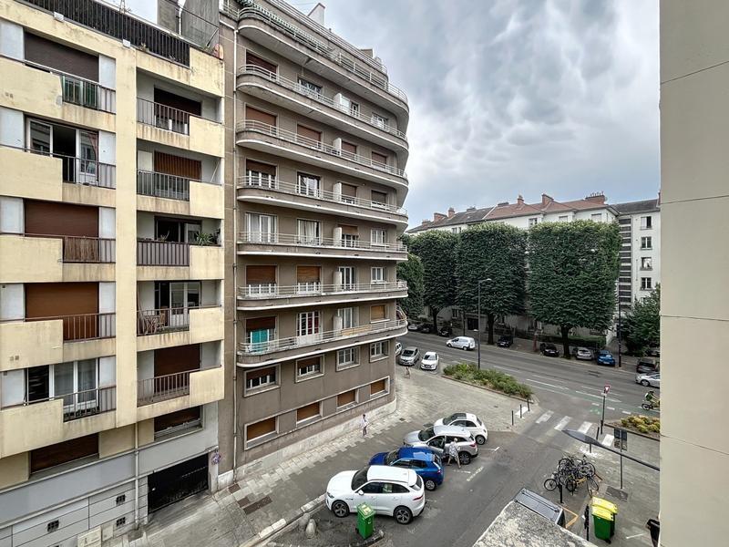 Appartement - 102 m² - 5 pièces