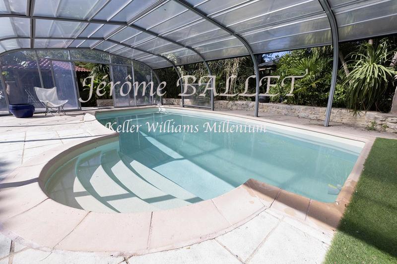 Maison de maîtres - 450 m² - 12 pièces