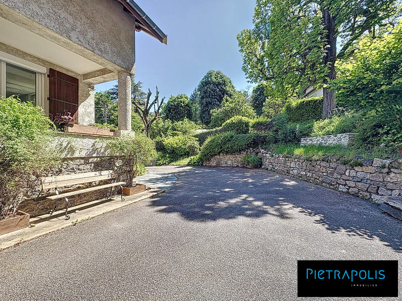 Maison ancienne - 205 m² - 6 pièces