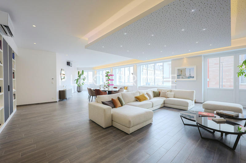 Appartement - 269 m² - 5 pièces