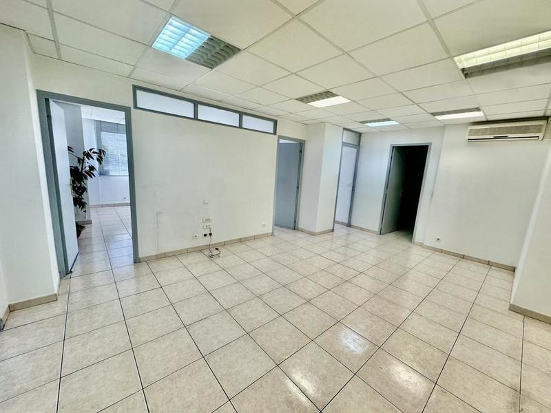 Bureau - 103 m² - 5 pièces