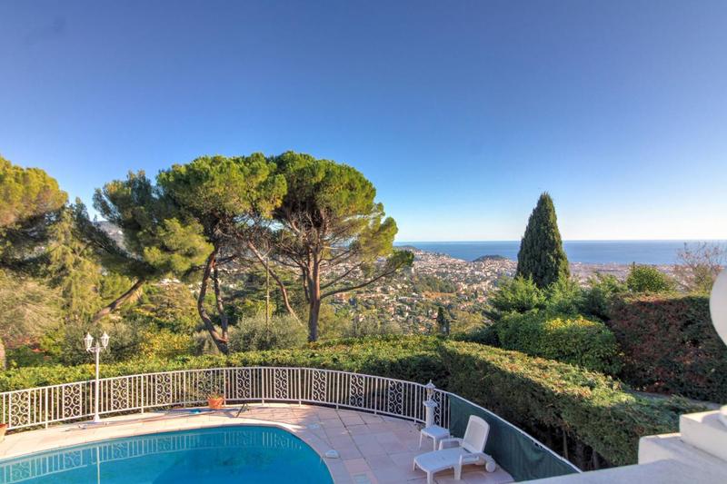 Villa - 378 m² - 10 pièces