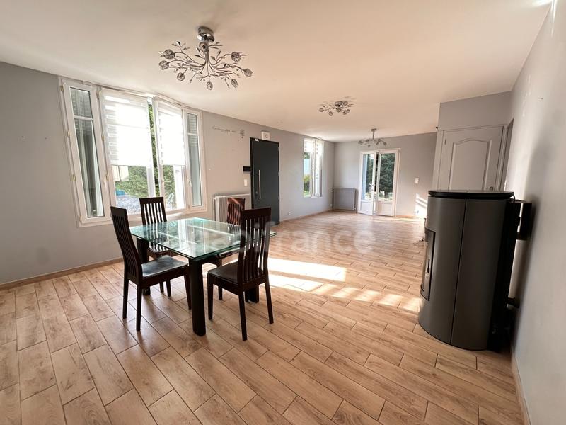 Maison - 140 m² - 5 pièces