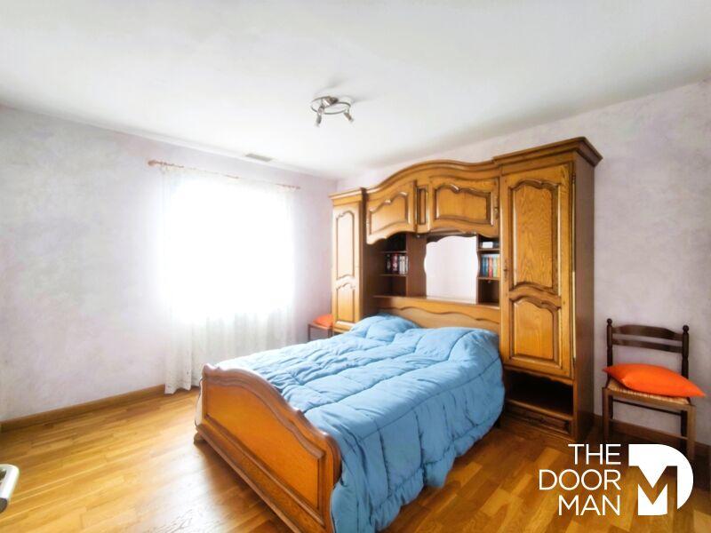 Maison traditionnelle - 180 m² - 5 pièces