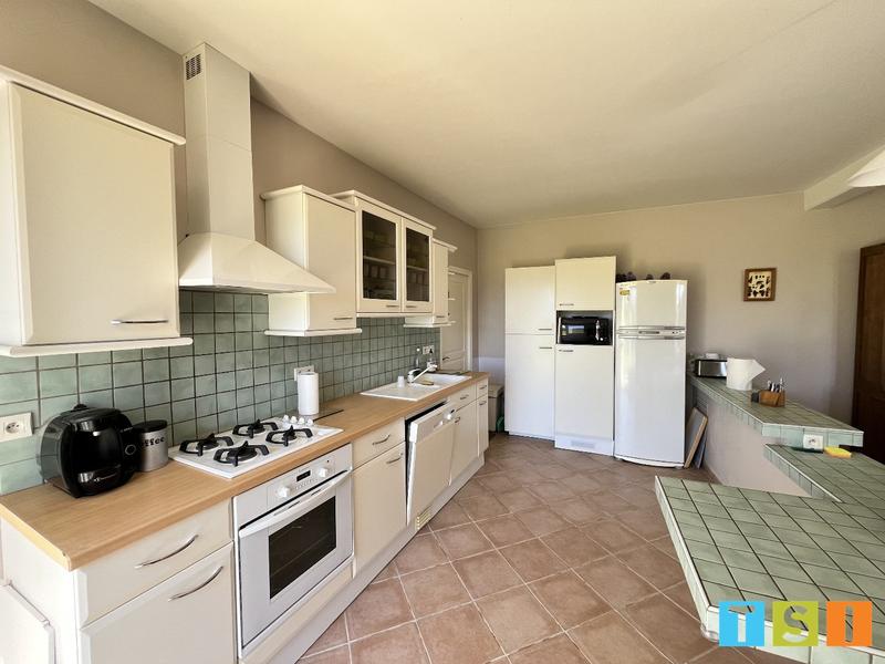 Maison - 200 m² - 6 pièces