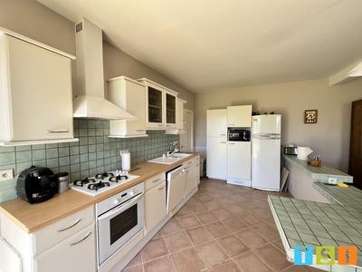 Maison - 200 m² - 6 pièces