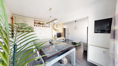 Appartement - 93 m² - 5 pièces