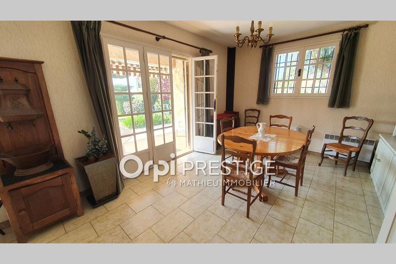 Villa - 245 m² - 8 pièces