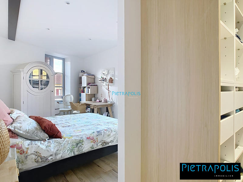 Appartement - 104 m² - 5 pièces