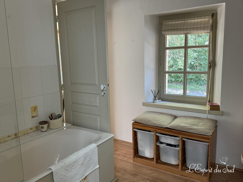 Maison - 251 m² - 9 pièces