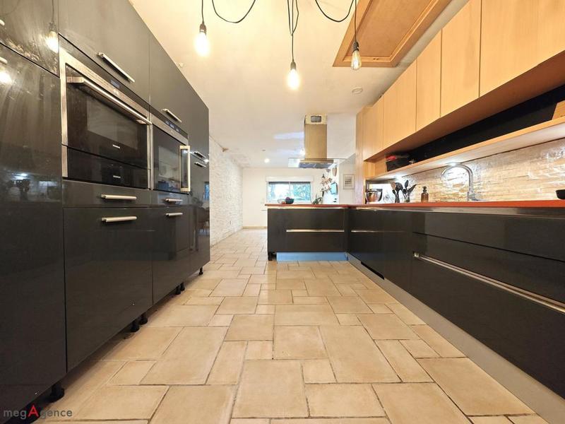 Maison - 138 m² - 6 pièces