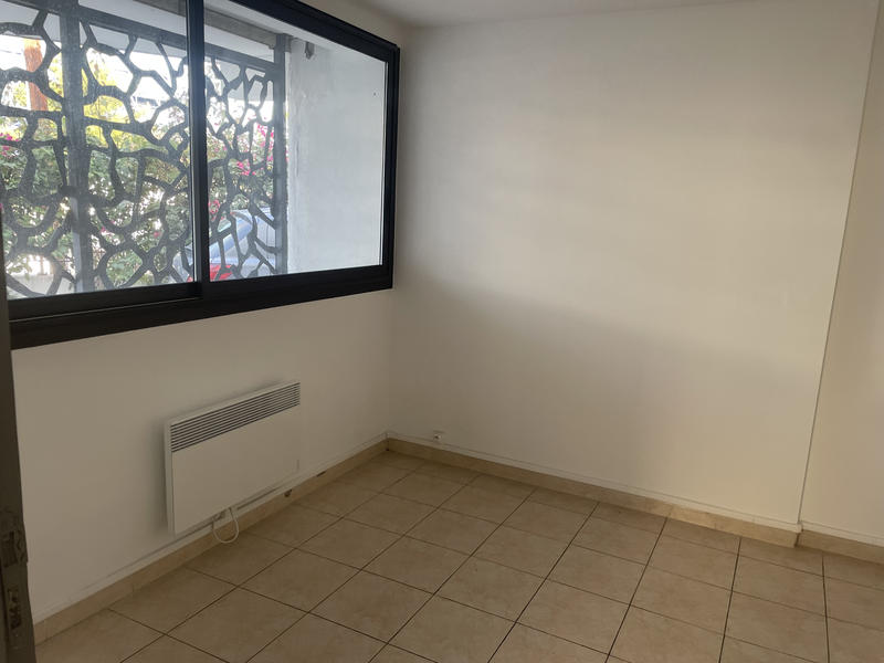 Local commercial - 85 m² - 5 pièces