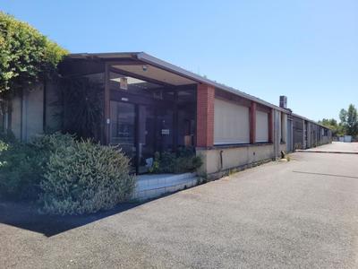 Entrepôt - 1 049 m²