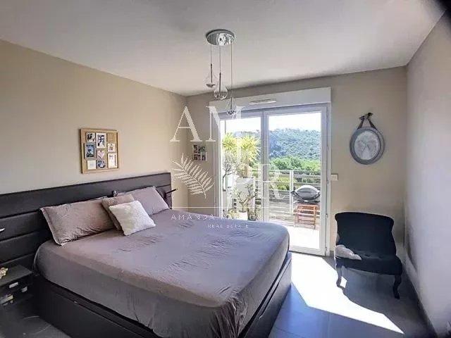 Appartement - 100 m² - 4 pièces