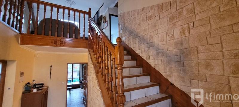 Maison - 200 m² - 7 pièces