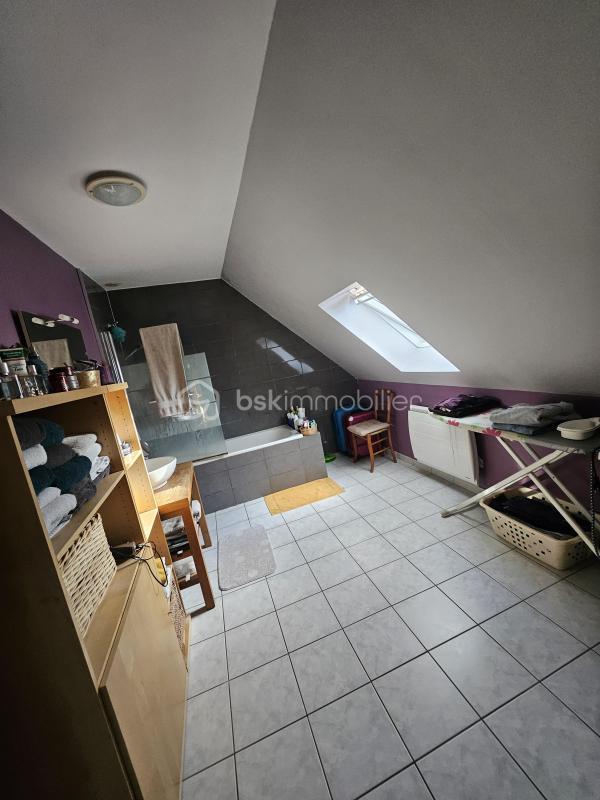 Maison jumelée - 93 m² - 5 pièces