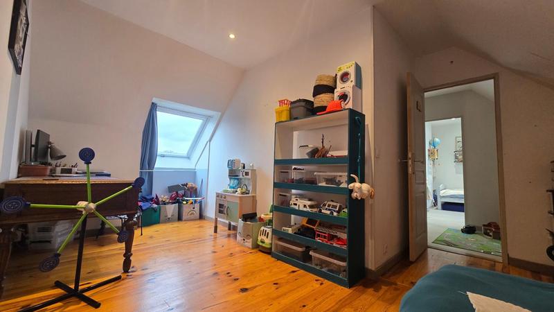 Maison - 99 m² - 5 pièces