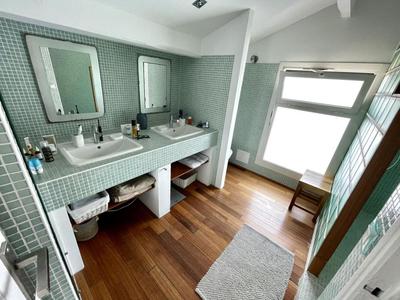 Villa - 167 m² - 7 pièces