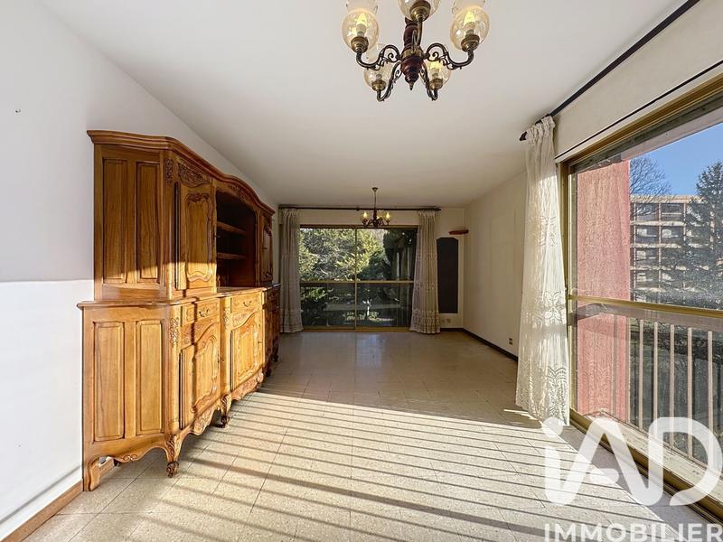 Appartement - 100 m² - 5 pièces