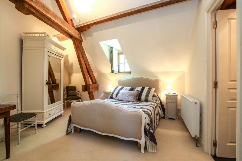 Maison - 357 m² - 16 pièces