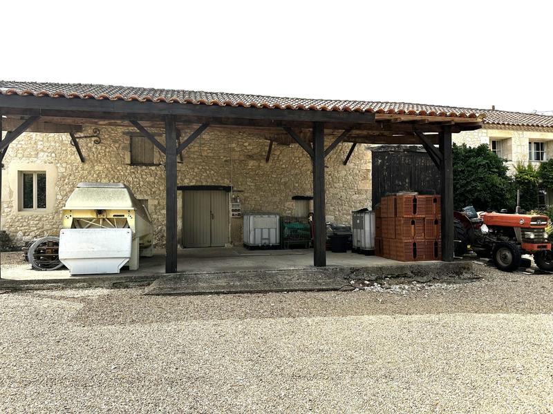 Maison traditionnelle - 181 m² - 9 pièces