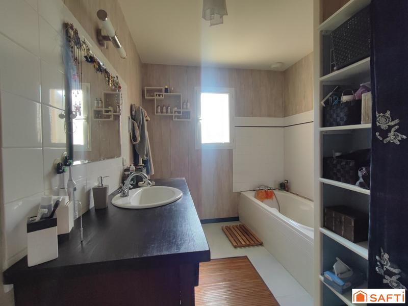 Maison - 98 m² - 5 pièces