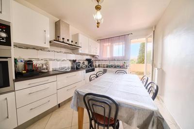 Appartement - 92 m² - 4 pièces