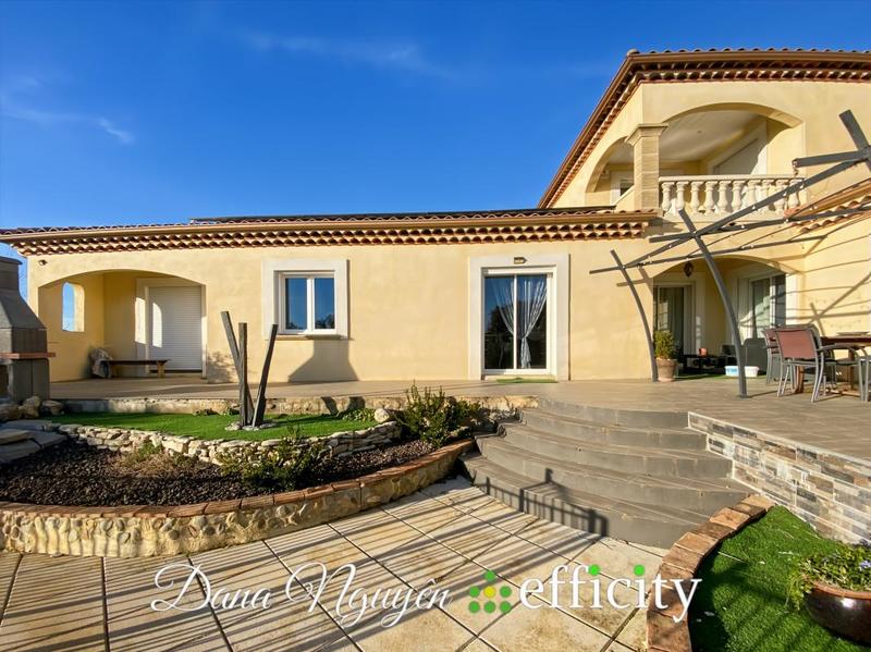 Villa - 176 m² - 8 pièces