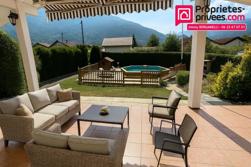 Maison - 232 m² - 9 pièces