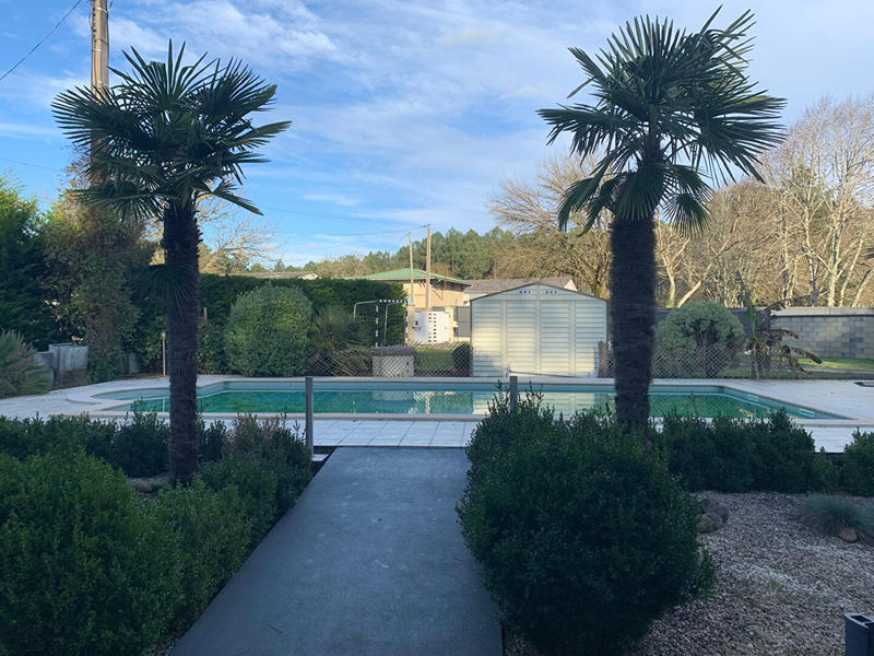 Maison - 219 m² - 6 pièces