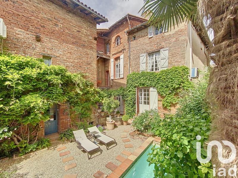 Maison - 393 m² - 10 pièces