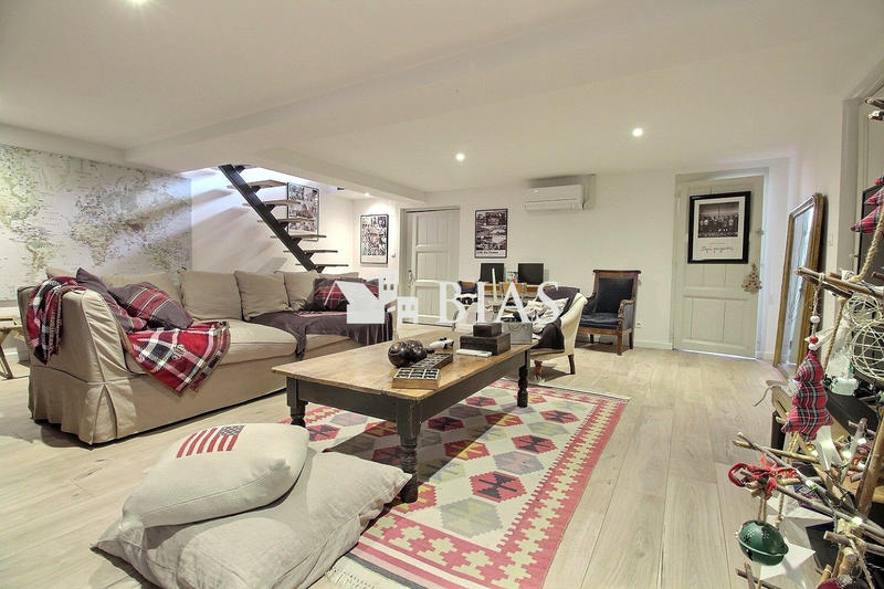 Maison - 206 m² - 10 pièces