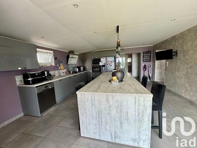 Maison - 216 m² - 7 pièces