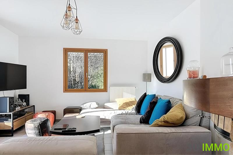 Maison - 230 m² - 10 pièces