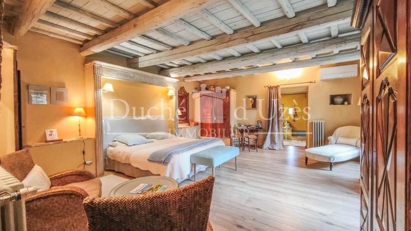 Mas - 275 m² - 7 pièces