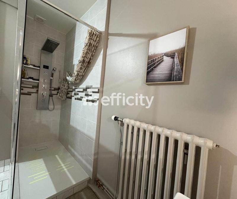 Maison - 177 m² - 7 pièces