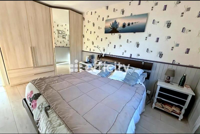 Pavillon - 140 m² - 5 pièces