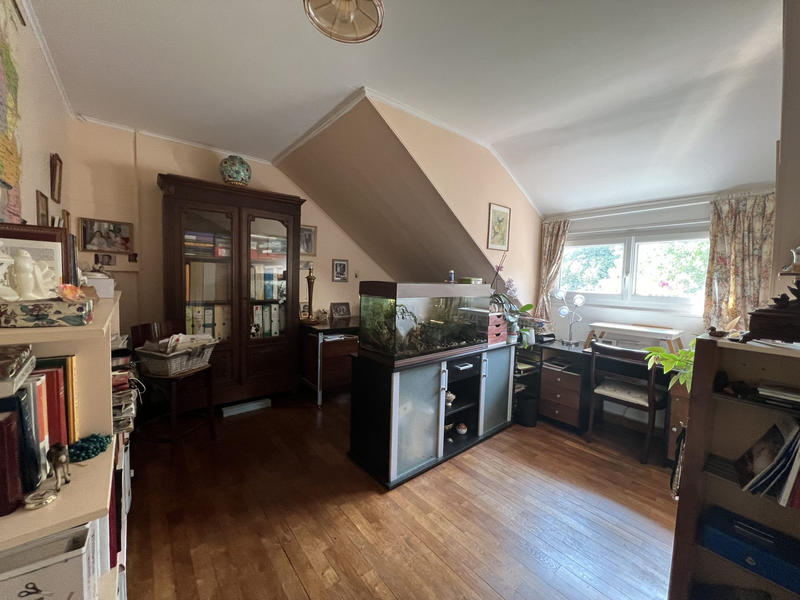 Maison - 212 m² - 7 pièces