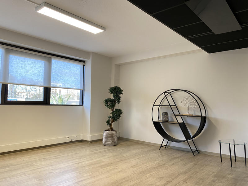 Bureau - 591 m²
