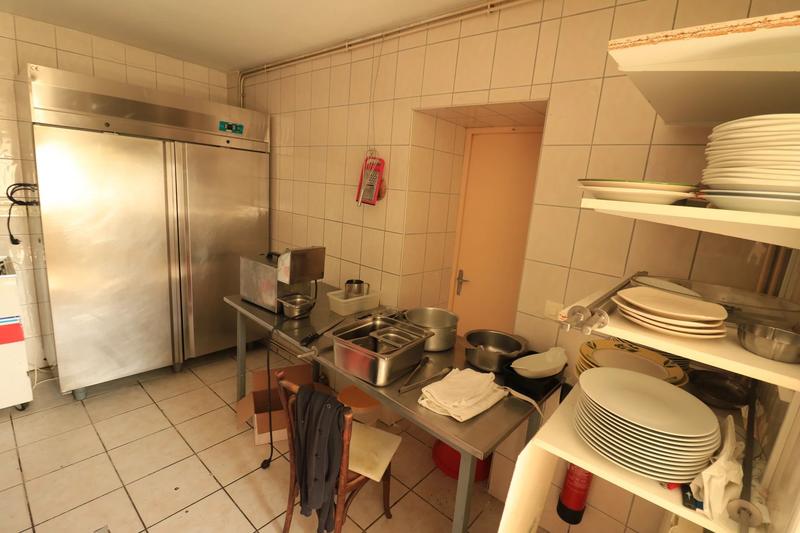 Immeuble mixte - 8 pièces