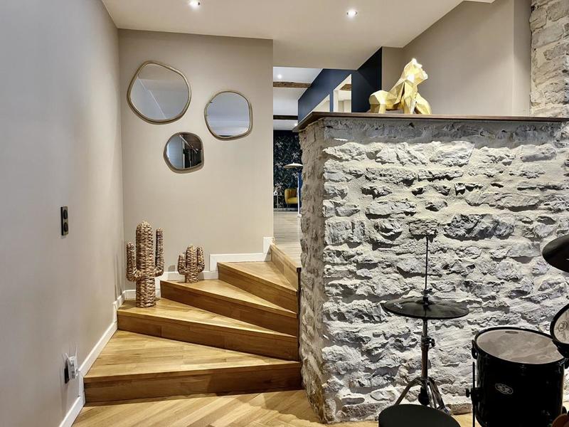 Maison - 341 m² - 8 pièces