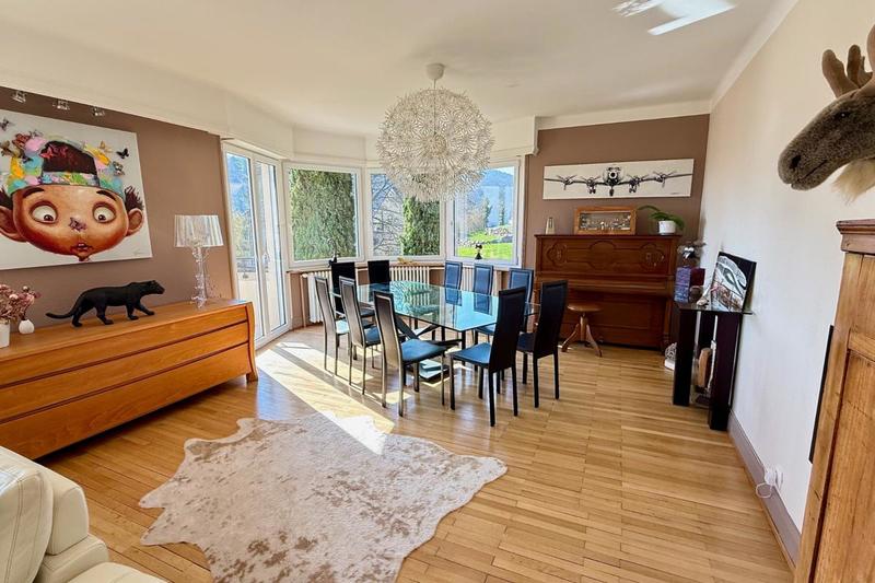 Maison - 383 m² - 12 pièces