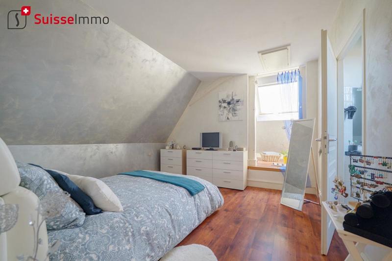 Demeure - 321 m² - 12 pièces