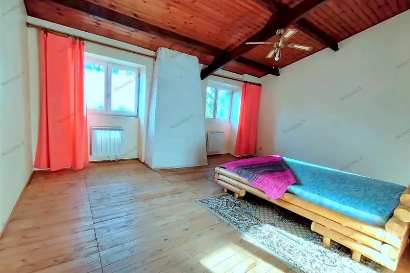 Maison - 176 m² - 7 pièces